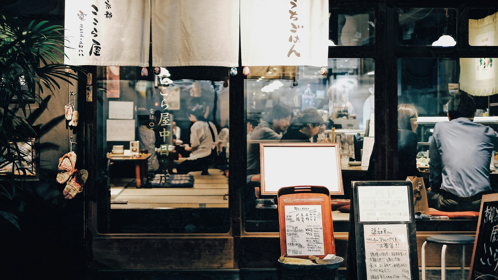 焼き場の活気